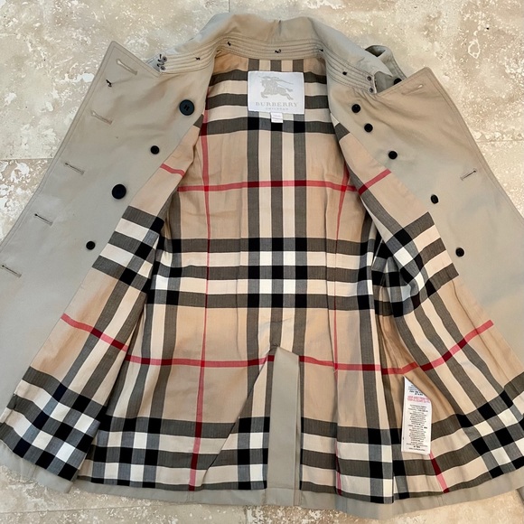 BURBERRY TRENCH COAT - Picture 5 of 12